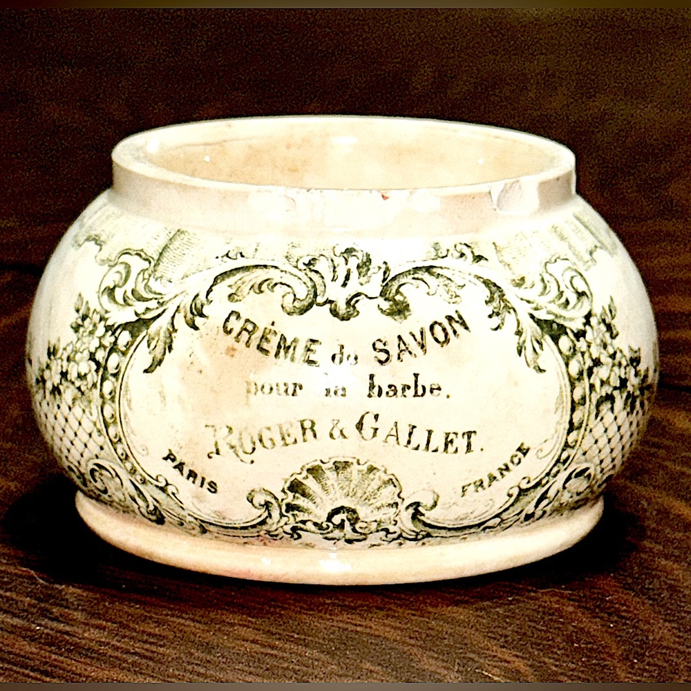 Roger & Gallet CRÈME de SAVON Detailed Transfer Barbershop Advertisement…